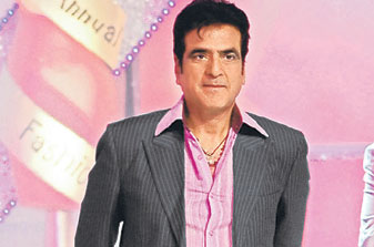 I wore white to look bigger on screen: Jeetendra